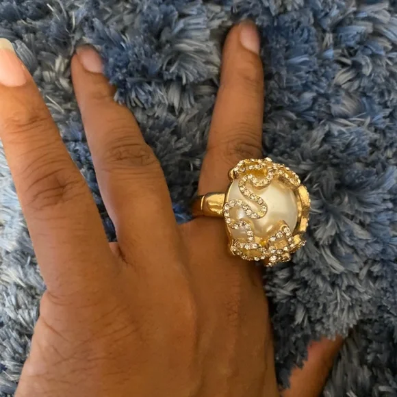 Ring - Picture 4 of 5